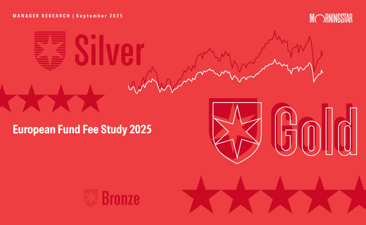 Copertina del Morningstar European Fund Fee Study 2025 con i rating Gold, Silver e Bronze, grafico di andamento e titolo del report.